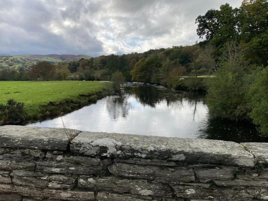Lovely Peaceful 2 Bed Cottage Llandderfel エクステリア 写真