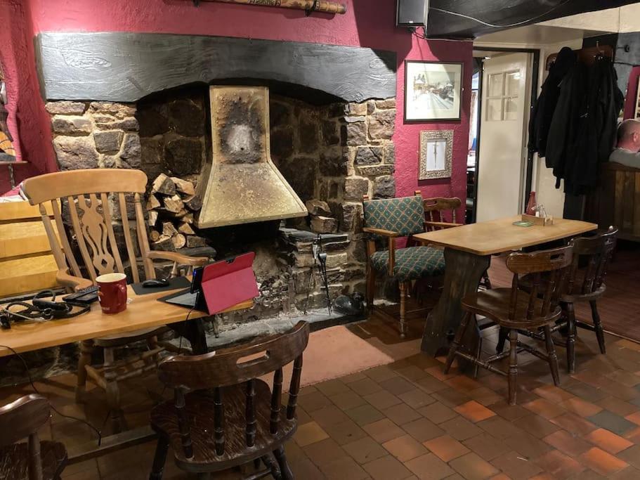 Lovely Peaceful 2 Bed Cottage Llandderfel エクステリア 写真