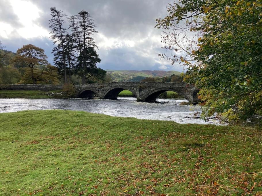 Lovely Peaceful 2 Bed Cottage Llandderfel エクステリア 写真